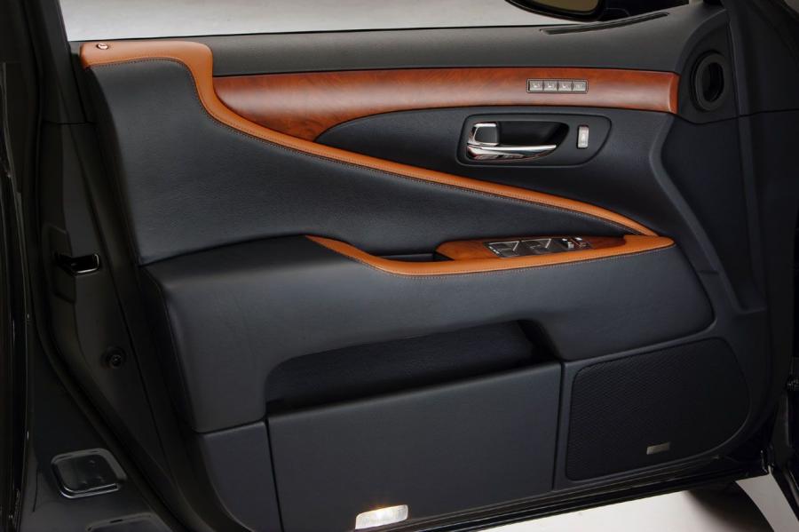  Lexus LS460 Touring Edition 2011 года  (фото 2 из 9)